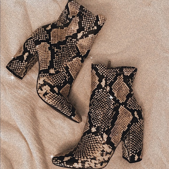 Aldo | Black and Creme Croc Booties! | Size 7 - Picture 1 of 1